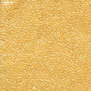 Miyuki Delica Perlen 1,6mm DB0233 opaque luster Butterscotch Yellow 5gr