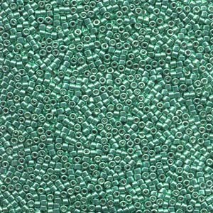 Miyuki Delica Perlen 1,6mm DB0426 dyed galvanized medium Green 5gr