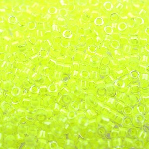 Miyuki Delica Perlen Neon 1,6mm DB2031 luminous Chartreuse ca 5gr